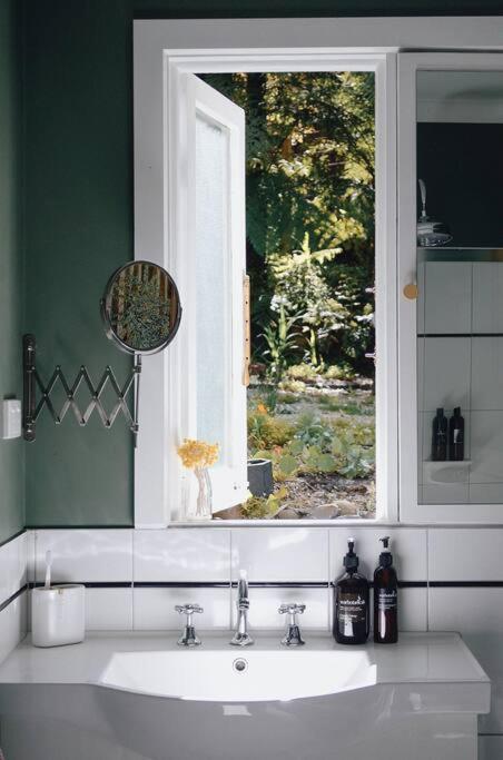 Harrys House Warburton - Peaceful Riverside Cottage In The Perfect Location Exteriér fotografie